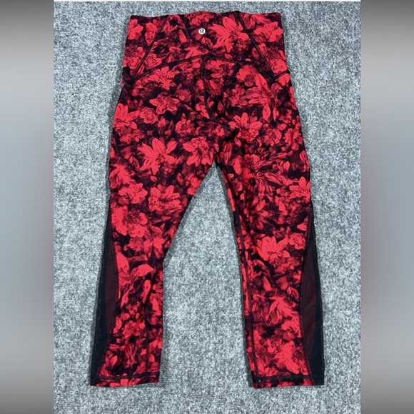 Lululemon Train Times Crop *21"
CarmineTrue Red Black / Black - Picture 5 of 8